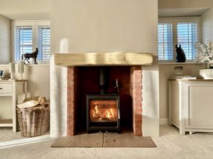 Lounge- click for photo gallery